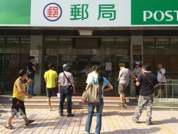 全台郵局系統驚傳大當機！ATM、臨櫃皆無法領錢
