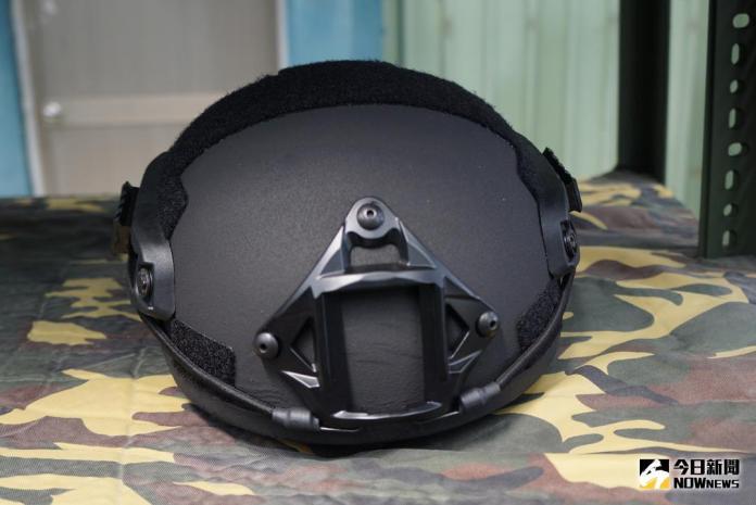 ▲軍備局生產製造中心第205廠生產的防護頭盔。（圖／記者呂炯昌攝 , 2018.5.2\\)