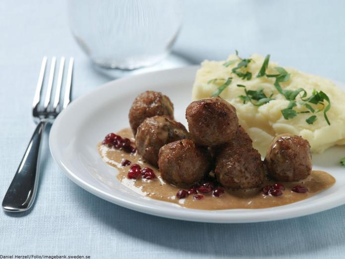 ▲瑞典政府日前透過推特表示，許多人到 IKEA 餐廳都會點來享用的「瑞典肉丸」其實並非源於瑞典。（圖／翻攝自推特 , 2018.05.04）