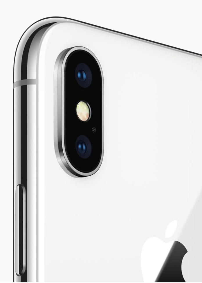 ▲現有 iPhone X 採雙鏡頭設計， 2019 上市的新 iPhone 則將有 3 枚主要鏡頭。（圖／翻攝 Apple 官網）