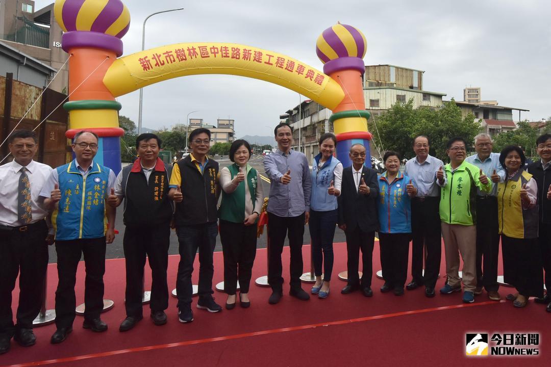 ▲新北市樹林區中佳路今天完工通車，用路人可由柑園大橋轉上中佳路通往中山路，改善山佳車站周邊尖峰時段壅塞情形。（圖／記者蔡琇惠攝，2018.05.09）