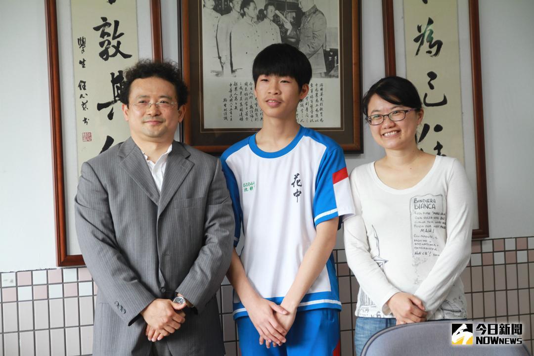 ▲花蓮中學二年級沈耕宇入選國際奧林匹亞生物競賽國手資格，7月將前往伊朗比賽。（圖／記者鄭志宏攝）