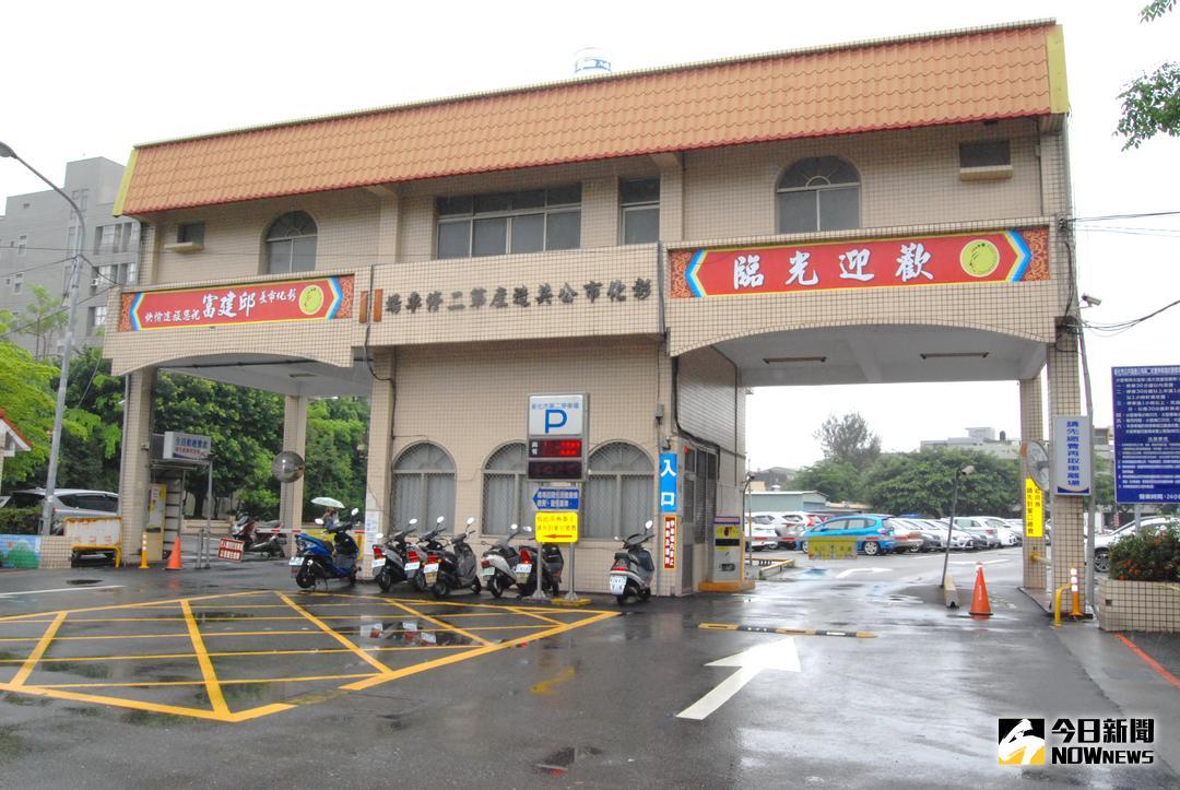 ▲縣長魏明谷及市長邱建富簽署彰化市第二停車場用地BOT開發經營案合作備忘錄，將為彰化挹注商業發展新模式，提振商機。（圖／記者陳雅芳攝，2018.05.09）