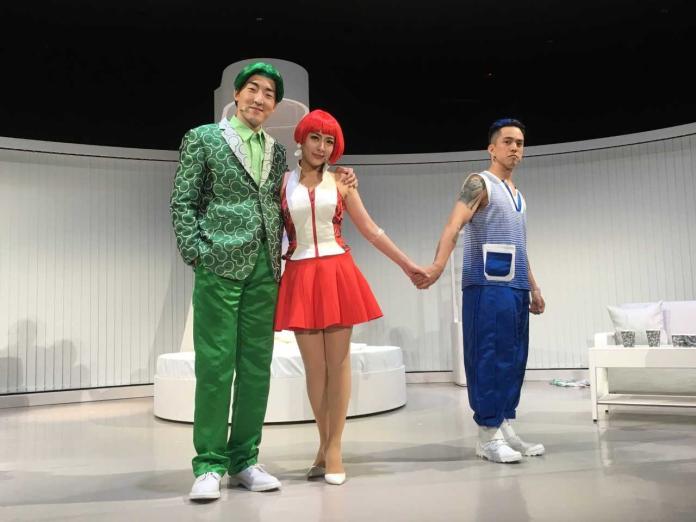 ▲許時豪（左起）、張念慈、黃遠演出《婚前「信」行為》。（圖／果陀劇場提供，2018.05.10）