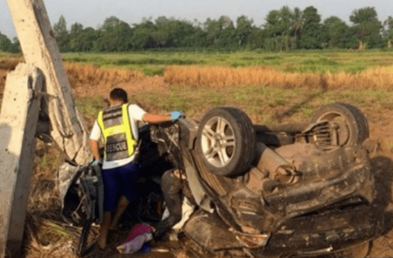 ▲泰國坤敬府（ Khon Kaen ）一名 25 歲的女大生，日前在臉書留言寫下「死了，父母就有錢了」，不料出門後卻立即遭遇車禍意外死亡。（圖／翻攝自世界日報）