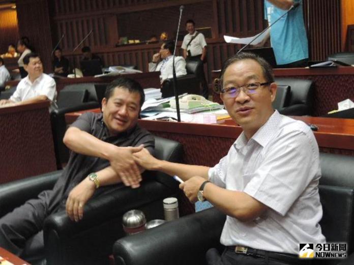 ▲宜蘭縣議員林成功\\(右\\)表示，礁溪情色應面對管理。（圖／記者李清貴攝 , 2018.05.14\\)