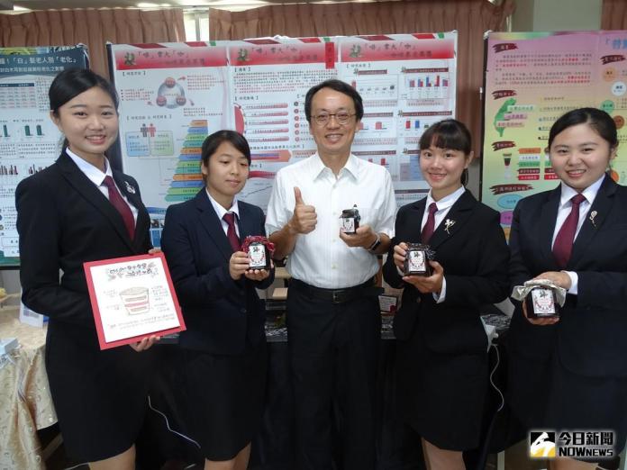 ▲家齊高中學生研發出全球首創的咖啡果醬，獲得全國競賽第一名。（圖／記者黃文博攝，2018.05.15