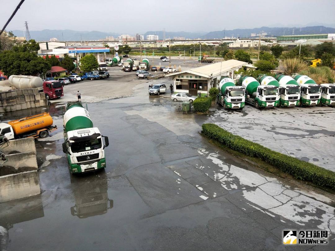 ▲貪圖節省成本，台中巨力混凝土工業公司涉嫌出貨時偷調降混凝土配比，危及公共設施品質，彰化地檢署兵分三路搜索，一舉查獲。（圖／彰化地檢署提供，2018.05.15）