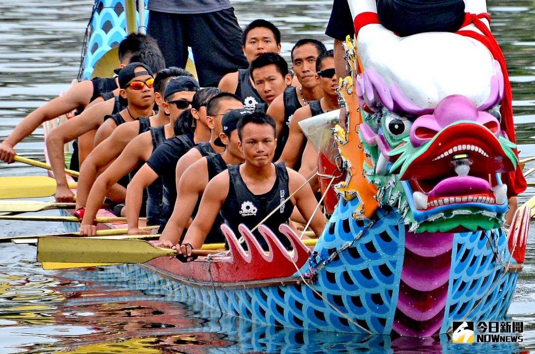 ▲延續傳統文化特色，龍舟好手踴躍報名參賽。（圖／記者陳佩琪攝 , 2018.05.15）