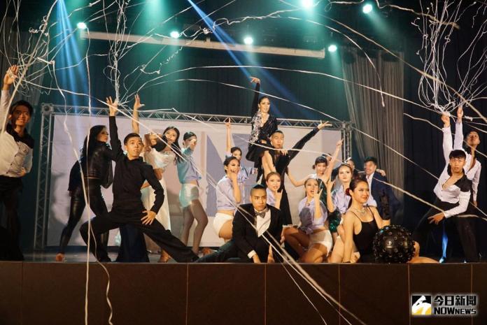 ▲大葉大學PASO國標社舉辦期末舞展「舞劇」，特別採用慈善公演的形式，結合專業與熱情的表演獲得許多掌聲。（圖／記者陳雅芳攝，2018.05.16）