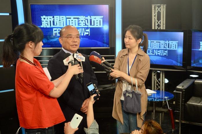 ▲蘇貞昌認為，賴清德剛接行政院長，陳菊才接下總統府秘書長這個重擔，所以他們2個都不適當被黨中央徵召參選台北市長。（圖／蘇貞昌辦公室提供）