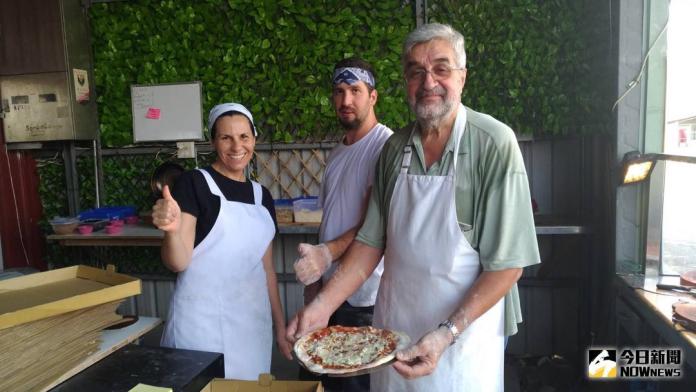▲義大利傳教士在安南區開披薩店獲不少民眾捧場。（圖／記者黃文博攝，2018.05.17
