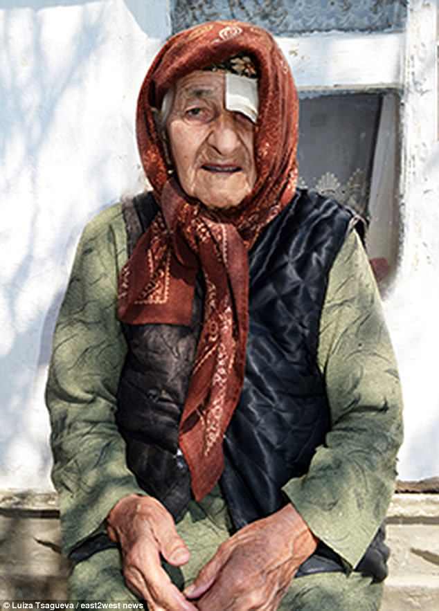▲俄羅斯一名 128 歲的老婦人見證過許多歷史大事，但她認為自己的一生活得太痛苦，直言長壽是種懲罰。（圖／翻攝自《每日郵報》 , 2018.05.17）
