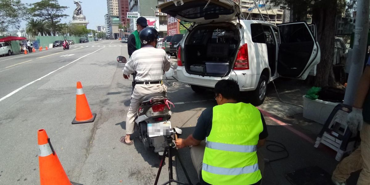 ▲環保局呼籲還沒有汰換二行程機車的市民朋友們，儘速汰換二行程機車。（圖／高市環保局提供,2018.05.17）