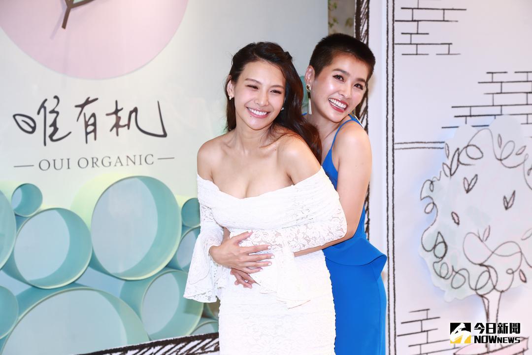 ▲艾莉絲開快閃店，好友小嫻前來支持。（圖／記者葉政勳攝 , 2018.05.18）