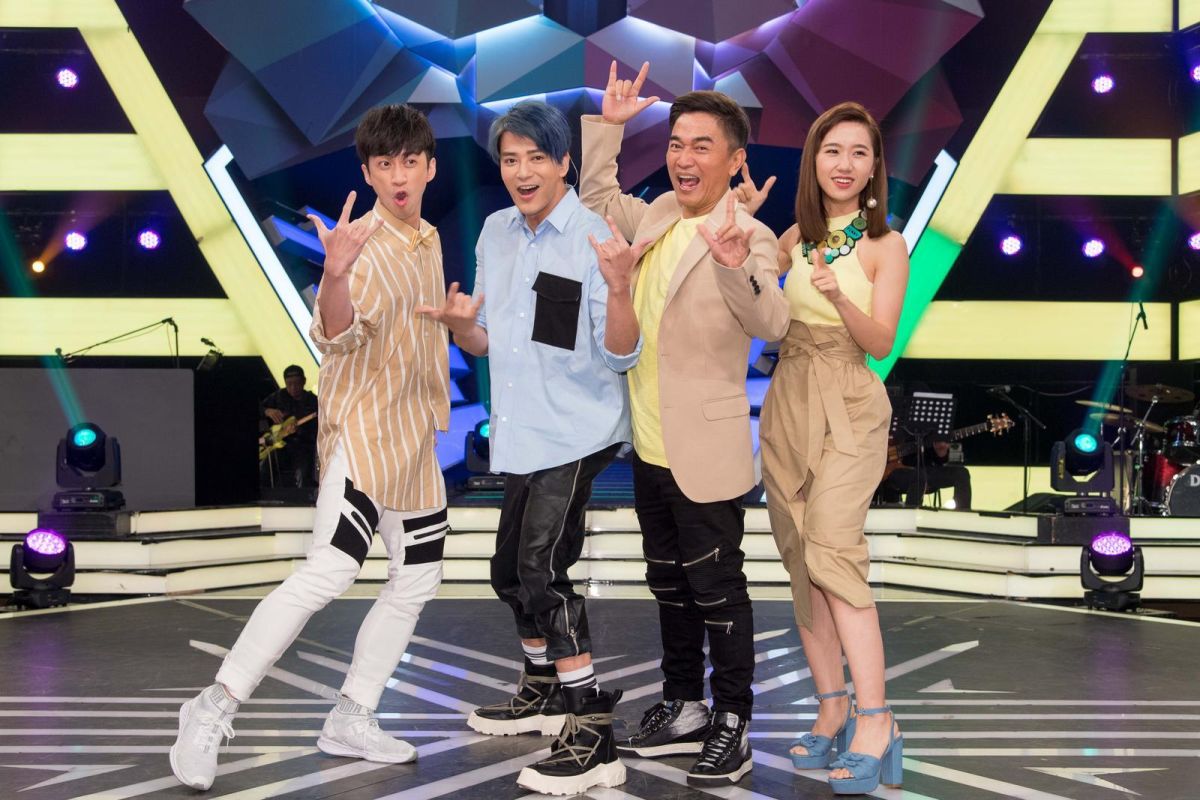 ▲吳宗憲（右二）為余祥銓打氣。（圖／三立提供 , 2018.5.21）