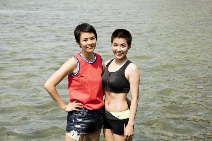 ▲劉香慈（左）、小嫻近日拍攝《女兵日記》。（圖／TVBS提供，2018.05.22）