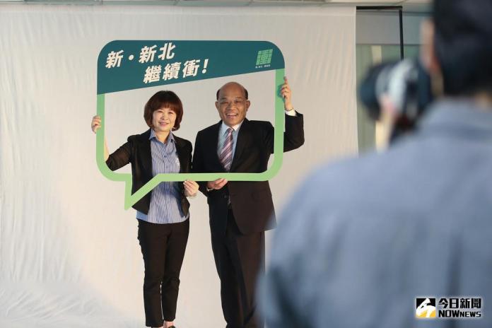 圖輯／蘇貞昌母雞帶小雞　和候選人俏皮拍定裝照
