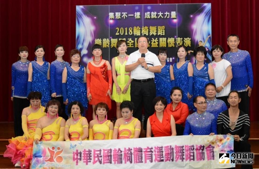 ▲理事長蔡秀慧及其團隊蒞監分享身障朋友們的生命故事。（圖／中華民國輪椅體育運動舞蹈協會提供 , 2018.05.23\\)