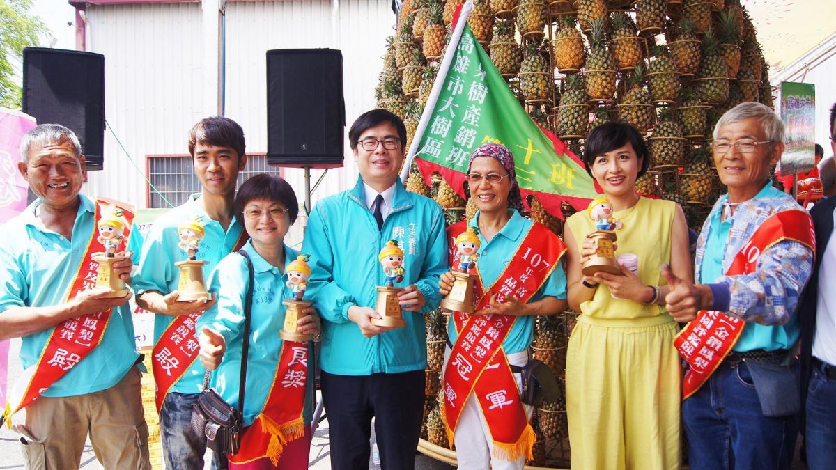 ▲陳其邁今\\(26\\)日上午參加一年一度的大樹區農會鳳荔季。（圖／陳其邁辦公室提供 , 2018.05.26）