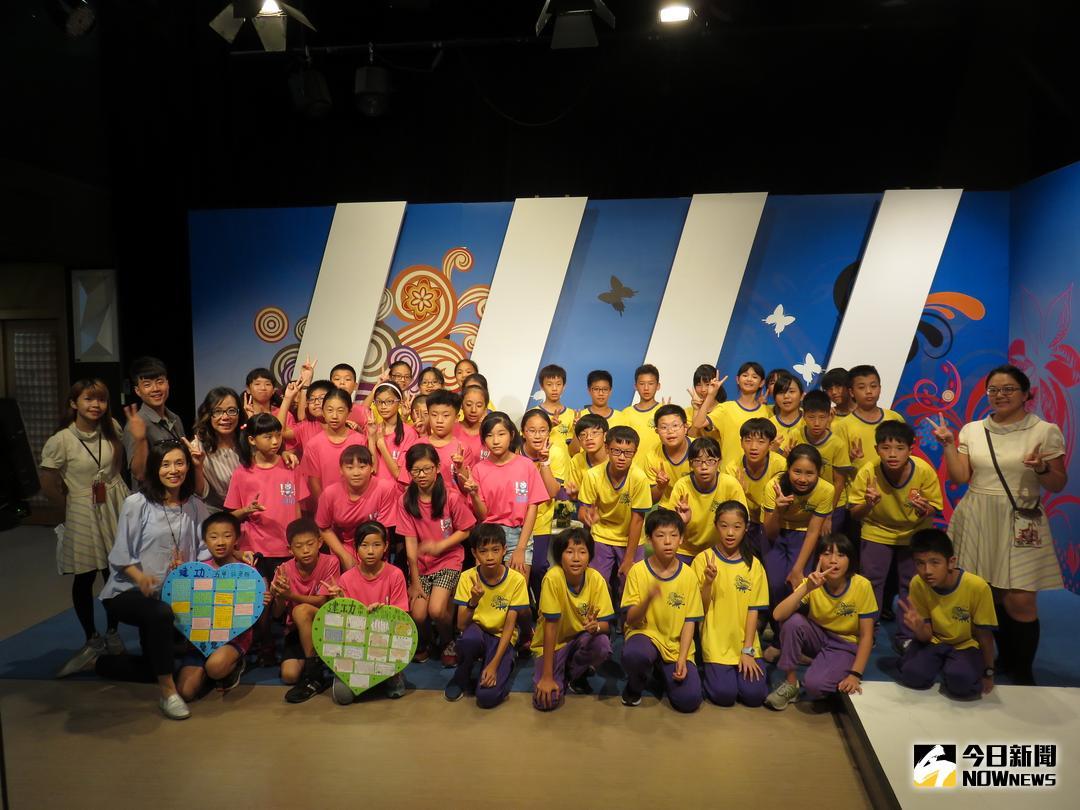 ▲南大附小彩虹斑馬志工隊設計小主播營寫作課程，同學直呼有趣。（圖／記者黃文博攝，2018.05.29