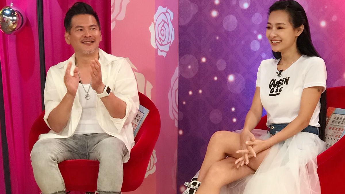 ▲王思佳（右）還原事發現場。（圖／JET提供 , 2018.5.29）