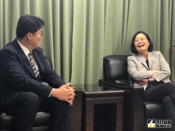 ▲總統蔡英文與姚文智在民進黨中執會後會面，雙方相談甚歡。（圖／民進黨台北市黨部提供 , 2018.5.30）