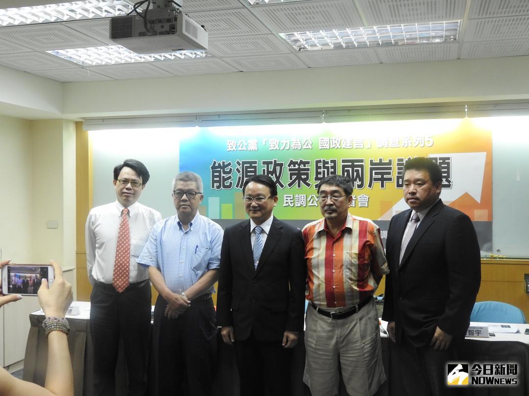 ▲中華民族致公黨公布最新民調，有6成民眾不滿政府在能源政策上的表現，超過4成支持重啟核四。（圖／林仕祥攝 , 2018.5.31）