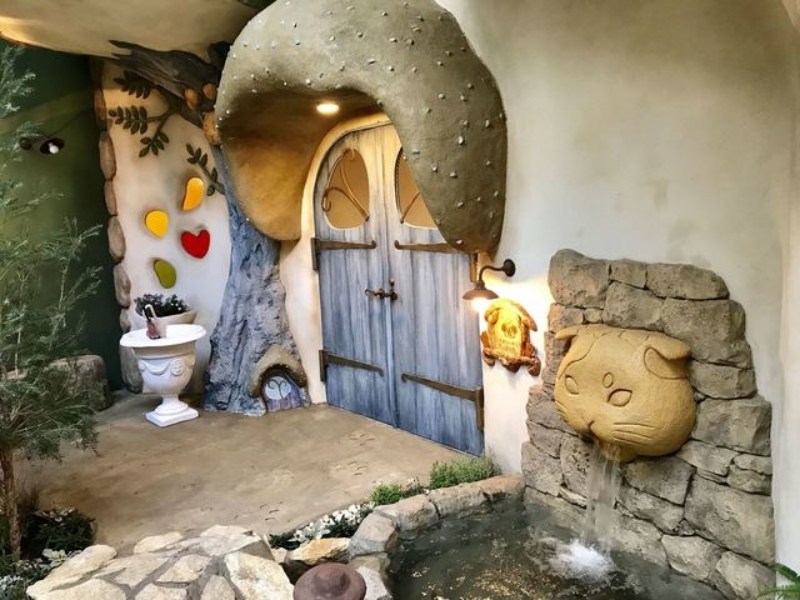 超夢幻童話村莊竟藏有貓咪咖啡廳　貓奴進去就不想離開了！（圖／寵毛網）