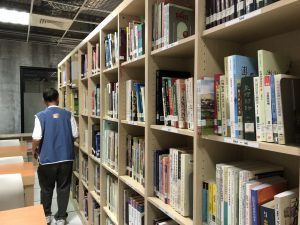 文獻資料室藏書豐富。（圖／連宜方攝）