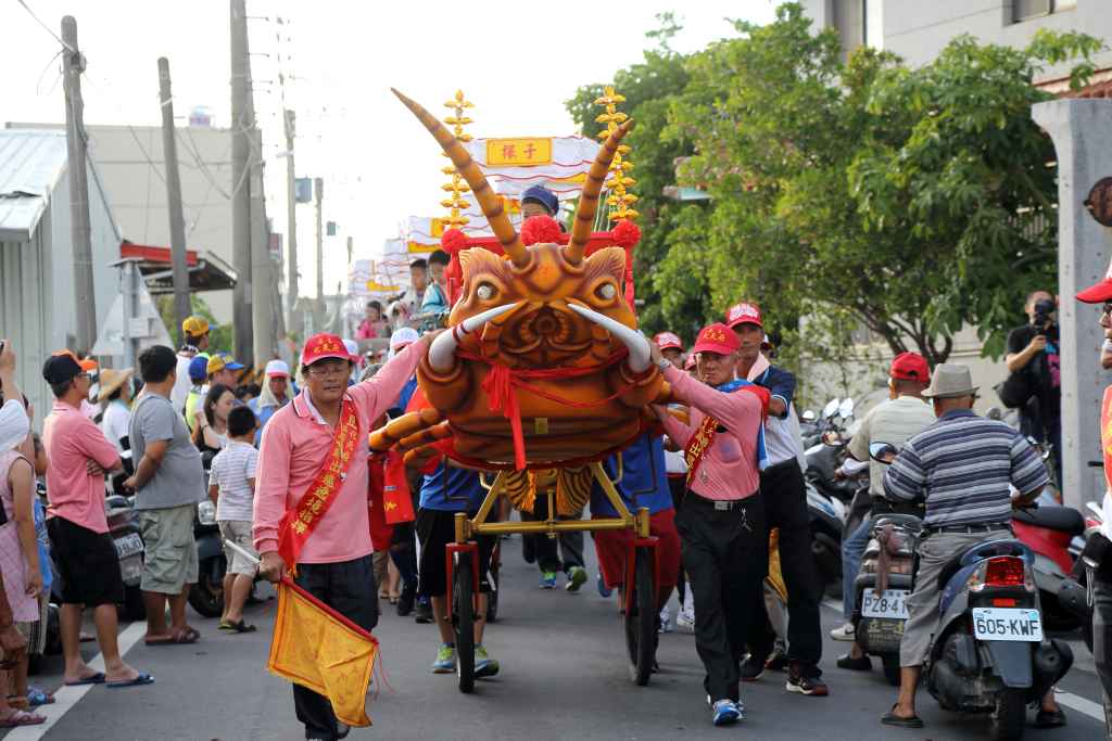百足真人蜈蚣陣  孩童扮仙扮皇帝（圖／保庇）