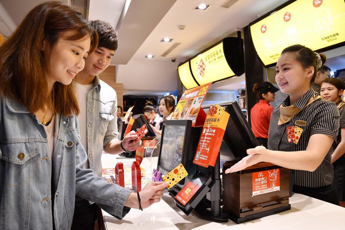 ▲網友在論壇分享麥當勞優惠券的小秘訣，意外釣出員工證實「是真的」。（示意圖／麥當勞提供）