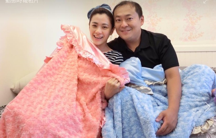 ▲柯以柔（左）2017年與老公郭宗坤鬧婚變。（圖／翻攝自臉書，2017.11.01）