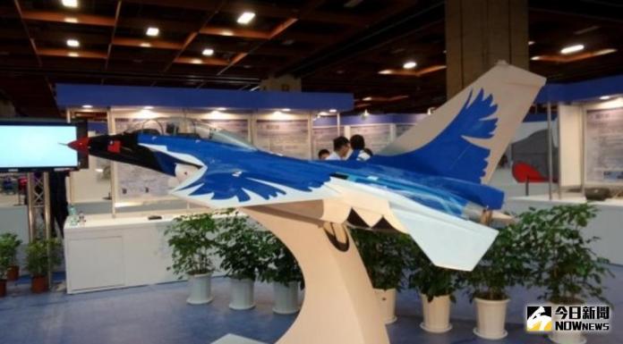 ▲2017年台北航太展上，漢翔公司展出的藍鵲高教機模型。（圖／記者呂炯昌攝 ）