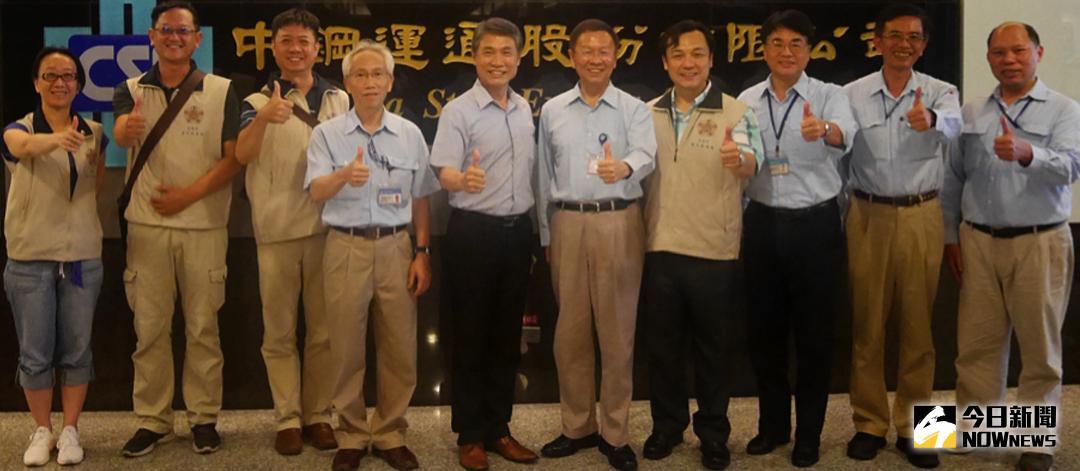 ▲高雄市榮民服務處處長王繼開\\(左5\\)拜會中鋼運通公司總經理賴永智\\(右5\\)，以為榮民爭取工作機會。 \\(圖／記者黃守作攝，2018.06.01\\)