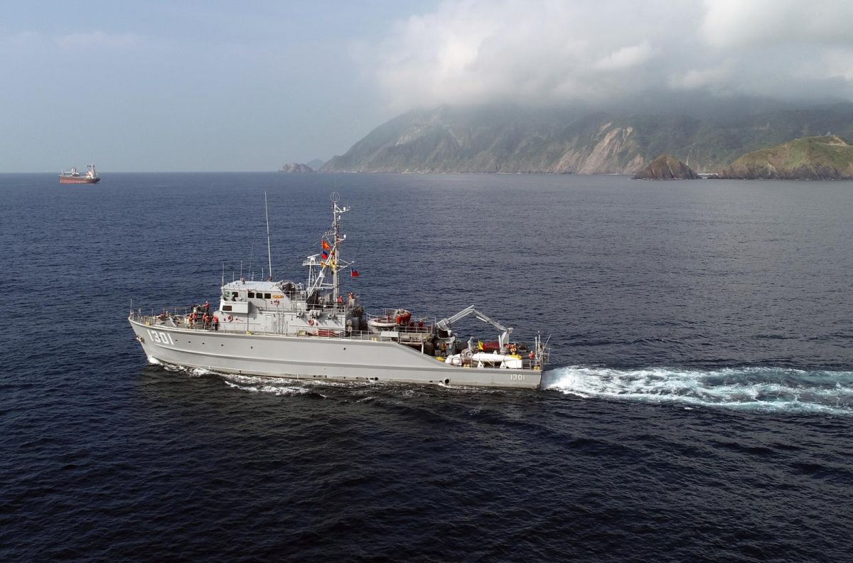 ▲漢光34號演習，4日位於蘇澳港的永豐級獵雷艦依命令緊急出港，為船艦開闢安全航道。（圖／軍聞社提供 , 2018.6.4\\)