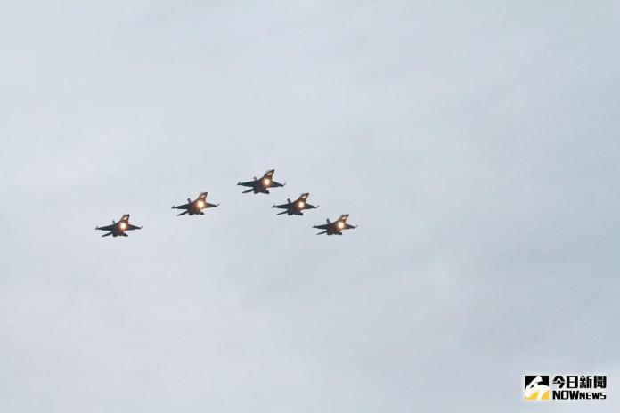 ▲空軍4日下午1架F-16在基隆外海失聯，目前空軍正在查證中，圖非新聞事件飛機。（圖／NOWnews資料照）