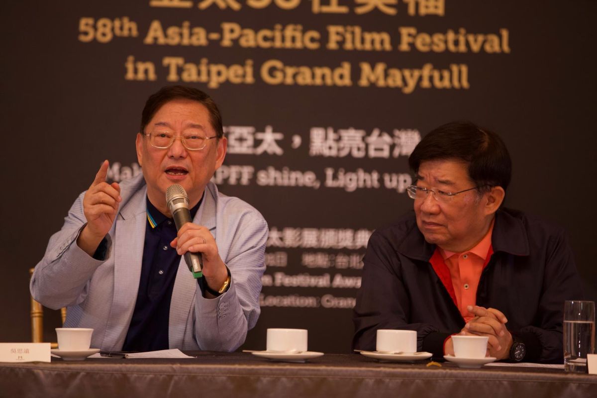 ▲亞太58執委吳思遠導演（左）分享影展經驗。右為李祐寧導演。（圖／亞太影展，2018.06.04）