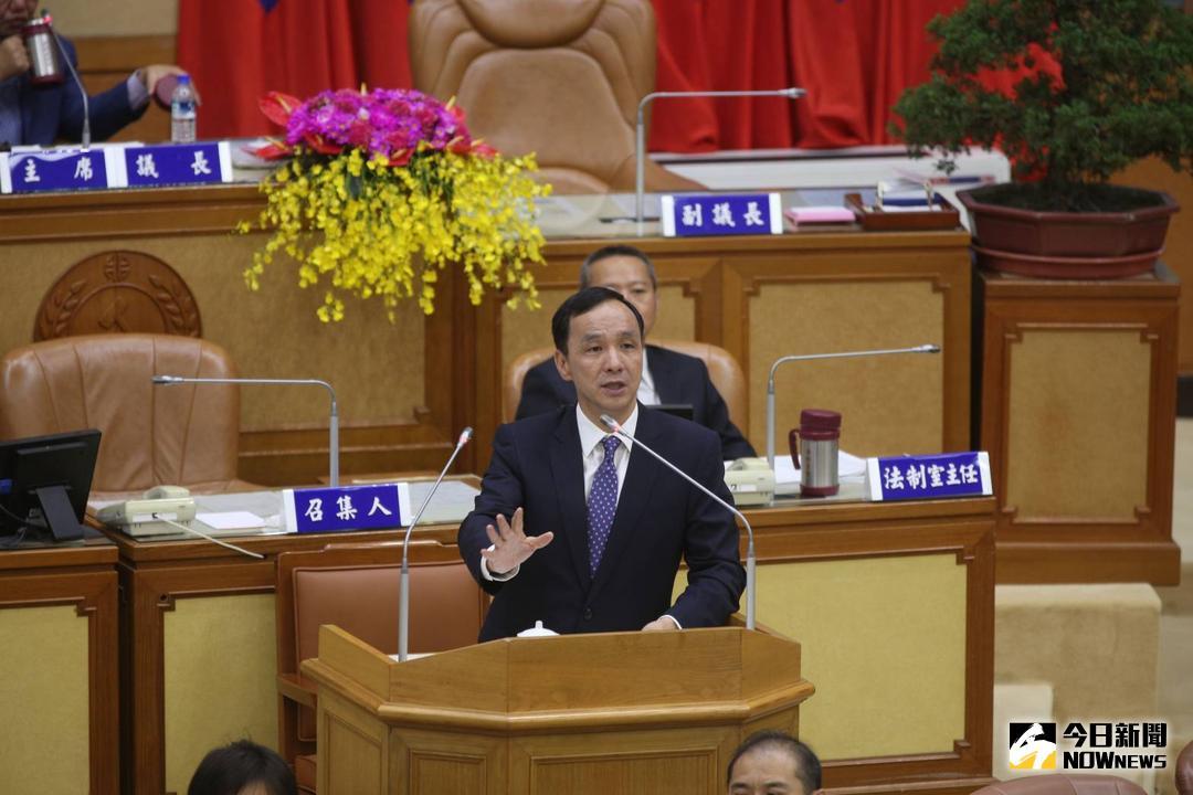 ▲朱立倫認為，軍公教警消人員一生都奉獻給國家，目前他們走的法律路徑就是釋憲，新北市也會代替新北市的公教人員，聲請大法官的釋憲。（圖／記者陳志仁攝，2018.06.07）