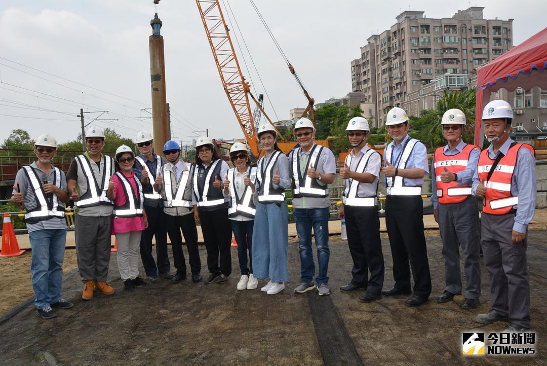 ▲嘉義市長涂醒哲與幾位市議員至工地現場視察。（圖／記者郭政隆攝影2018.6.7）