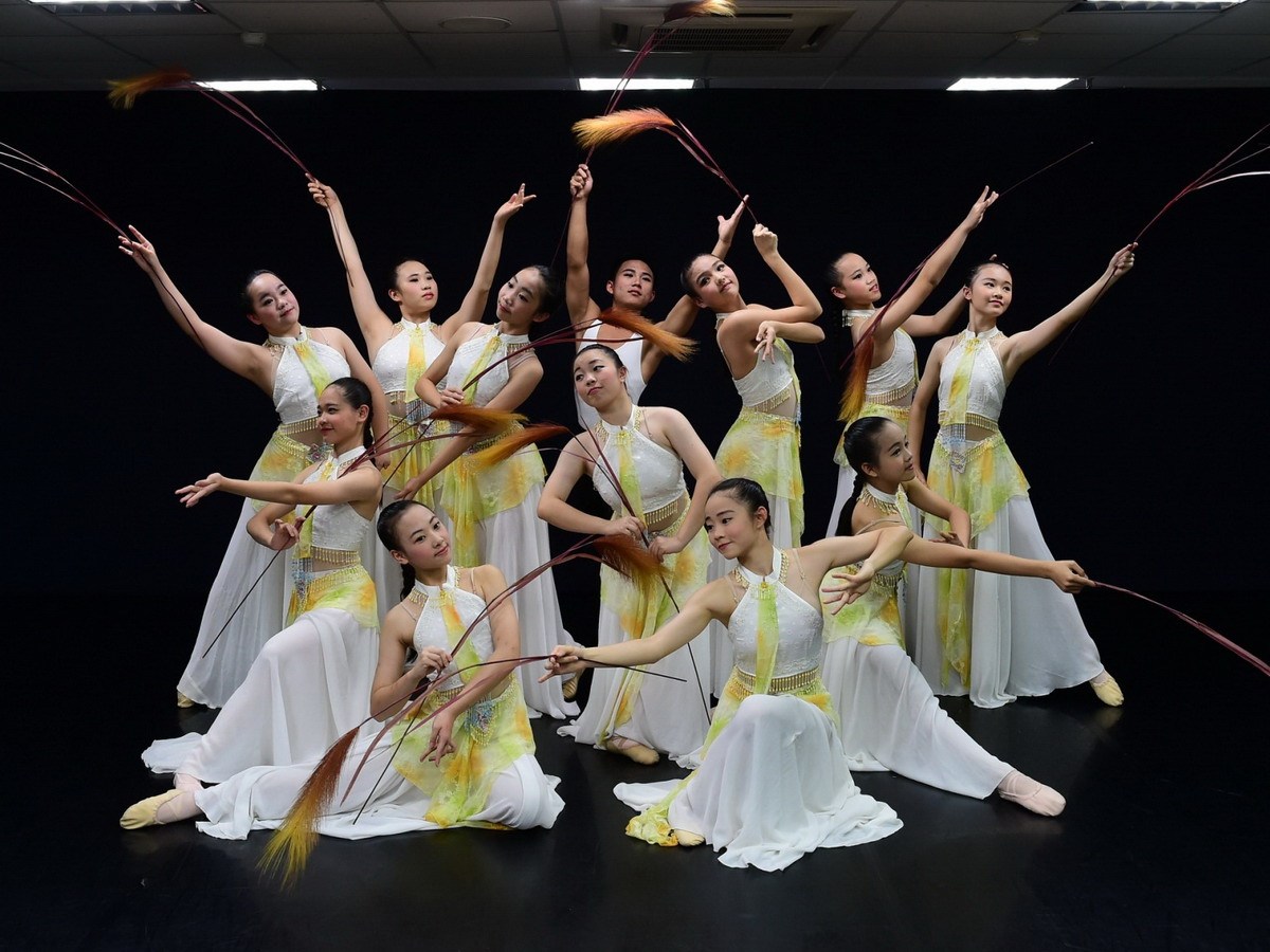 ▲豐陽國中舞蹈班學生在葫蘆墩文化中心，舉辦「豐陽雩舞．天籟美聲」音樂舞蹈展演。（圖／台中市政府教育局提供2018.6.9）