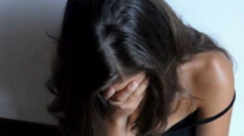 ▲郭夫覺得女兒長大後五官越來越像某醫界大老，偷偷帶著女兒毛髮檢驗 DNA ，證實非親生，怒提告妻子通姦。（示意圖／ NOWnews 資料照）