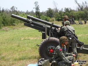 台草莓兵3／國軍像草莓兵、武器老舊？揭仲：牽引砲落後共軍40年

