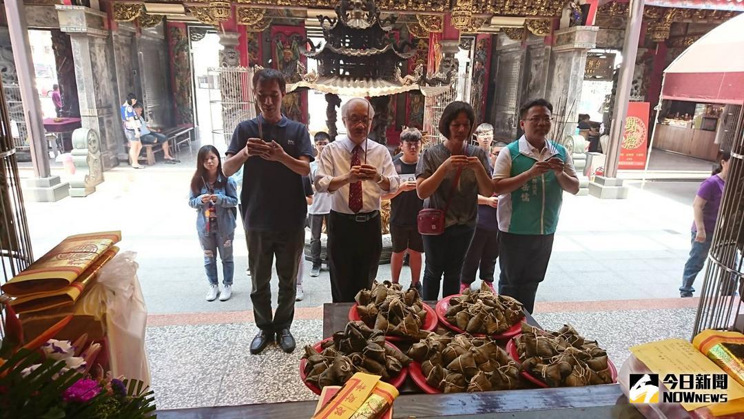 ▲武財神的平安粽暨文昌帝君金榜題名包粽，今年邁入第十一個年。（圖／記者洪佳伶攝 , 2018.06.12）