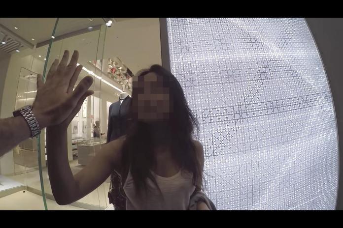 ▲洋男尼克偷拍台灣女性，還上傳到「台灣女生很容易」（taiwangirlseasy.com）的網站，引發外界眾怒。（圖／翻攝自Youtube）