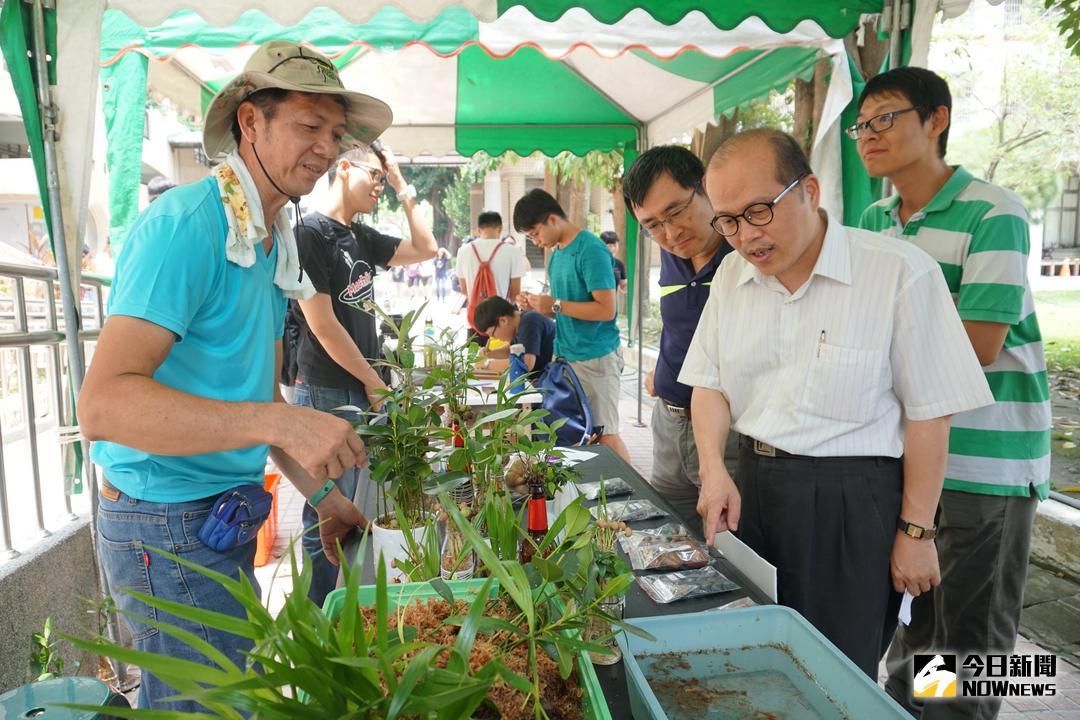 ▲請業師現場指導學生室內植栽創作。.（圖／記者洪佳伶攝 , 2018.06.12\\)