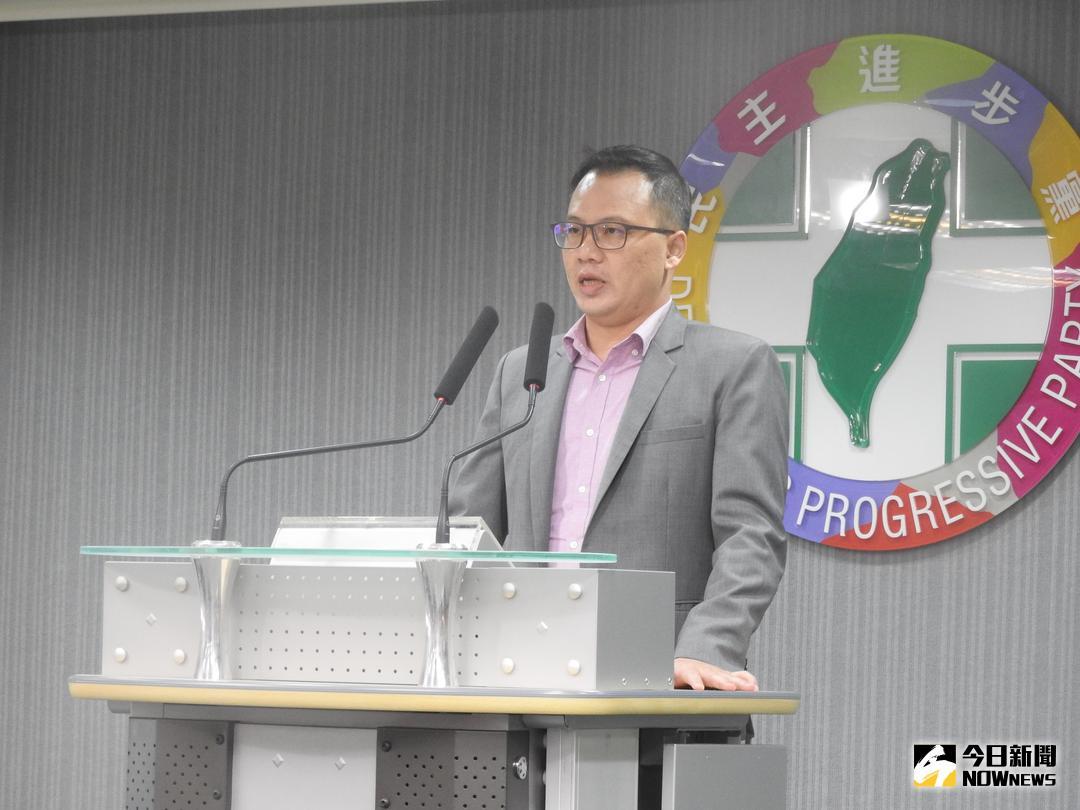 ▲民進黨發言人林琮盛轉述，行政院祕書長卓榮泰也針對近期稻穀盛產的問題，在常會中提出三大保證措施。（圖／林仕祥攝 , 2018.6.13）