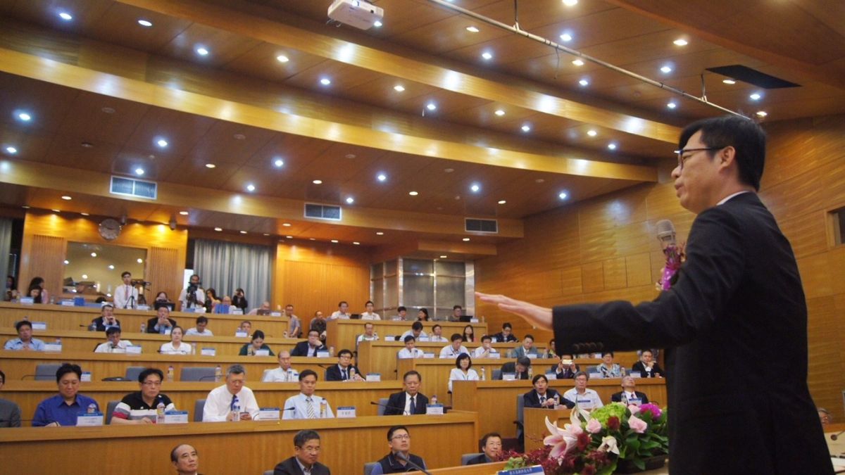 ▲立委陳其邁今\\(13\\)日到高雄科技大學出席「中華科技金融學會南部分會成立大會」。（圖／陳其邁競選辦公室提供,2018.06.13）