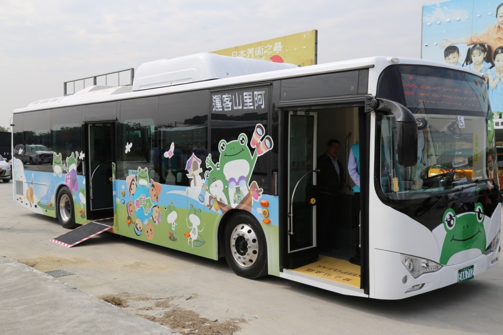 ▲嘉義縣政府推路人1元搭電動公車。（圖／嘉義縣政府提供 , 2018.06.14\\)