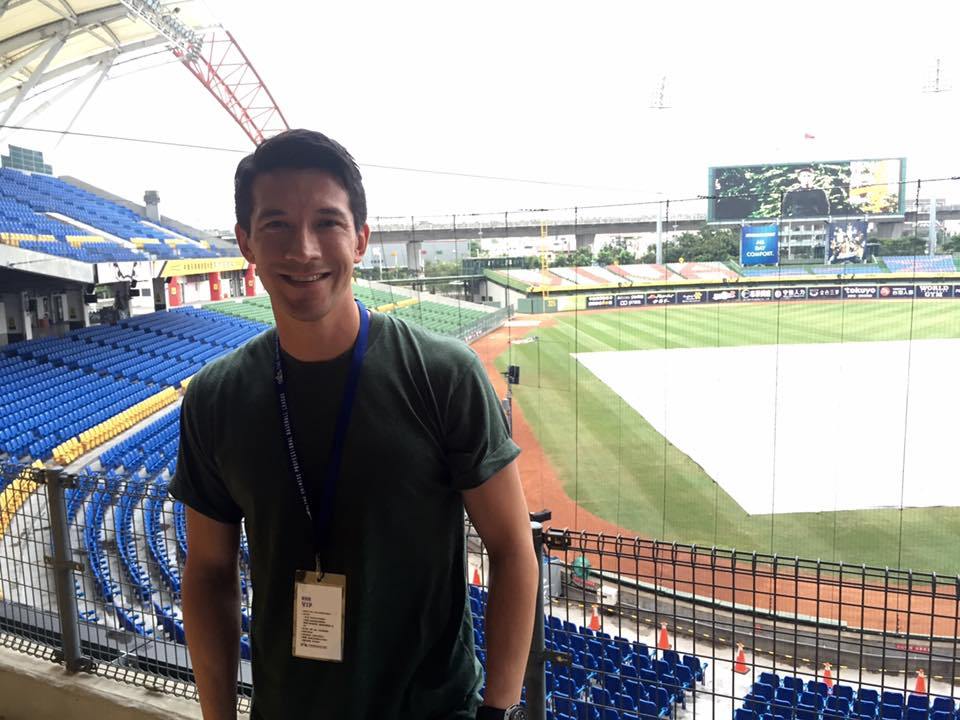 ▲陳昌源到洲際球場為中信兄弟開球。（圖／取自陳昌源粉絲團）